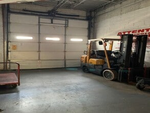 916 E Elizabeth Ave, Linden, NJ for lease Interior Photo- Image 2 of 3