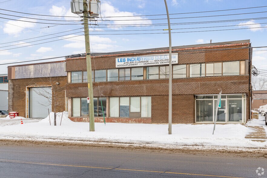 2240 43e Av, Montréal, QC à louer - Photo principale - Image 1 de 4
