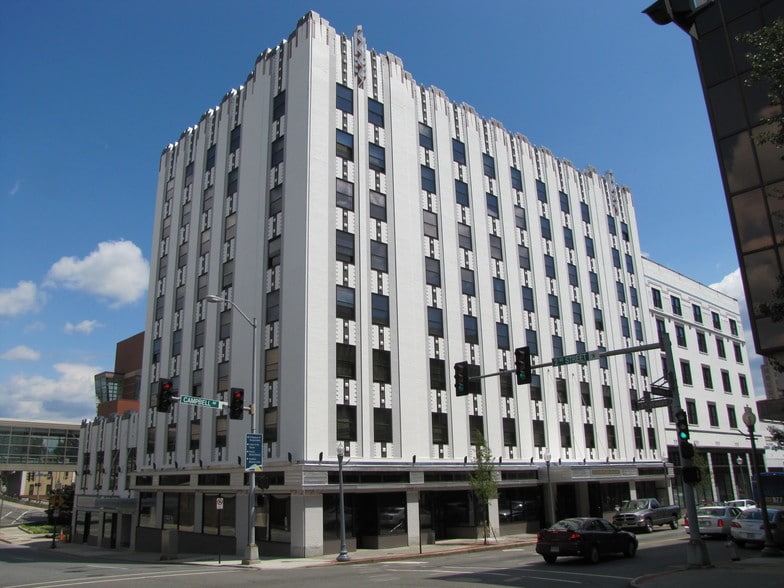 131 Campbell Ave SW, Roanoke, VA for lease - Building Photo - Image 2 of 11