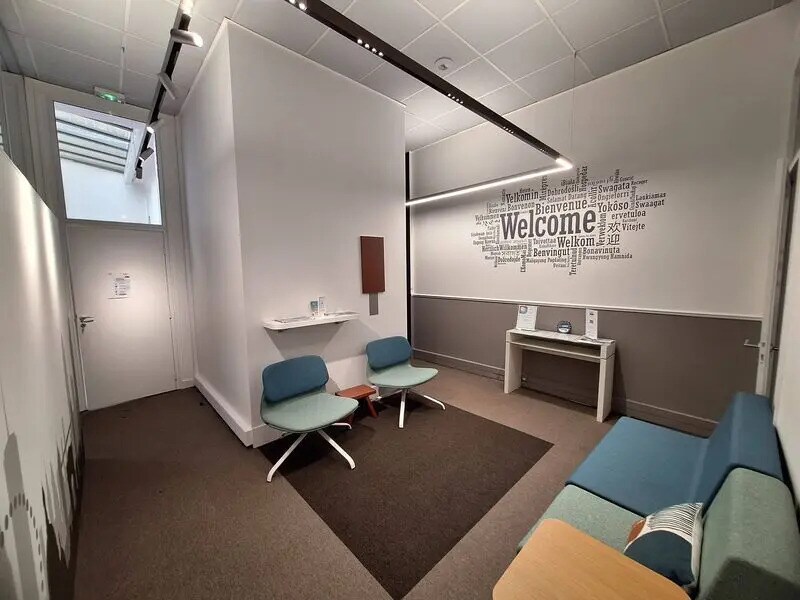 Office in Bordeaux for lease Interior Photo- Image 1 of 8