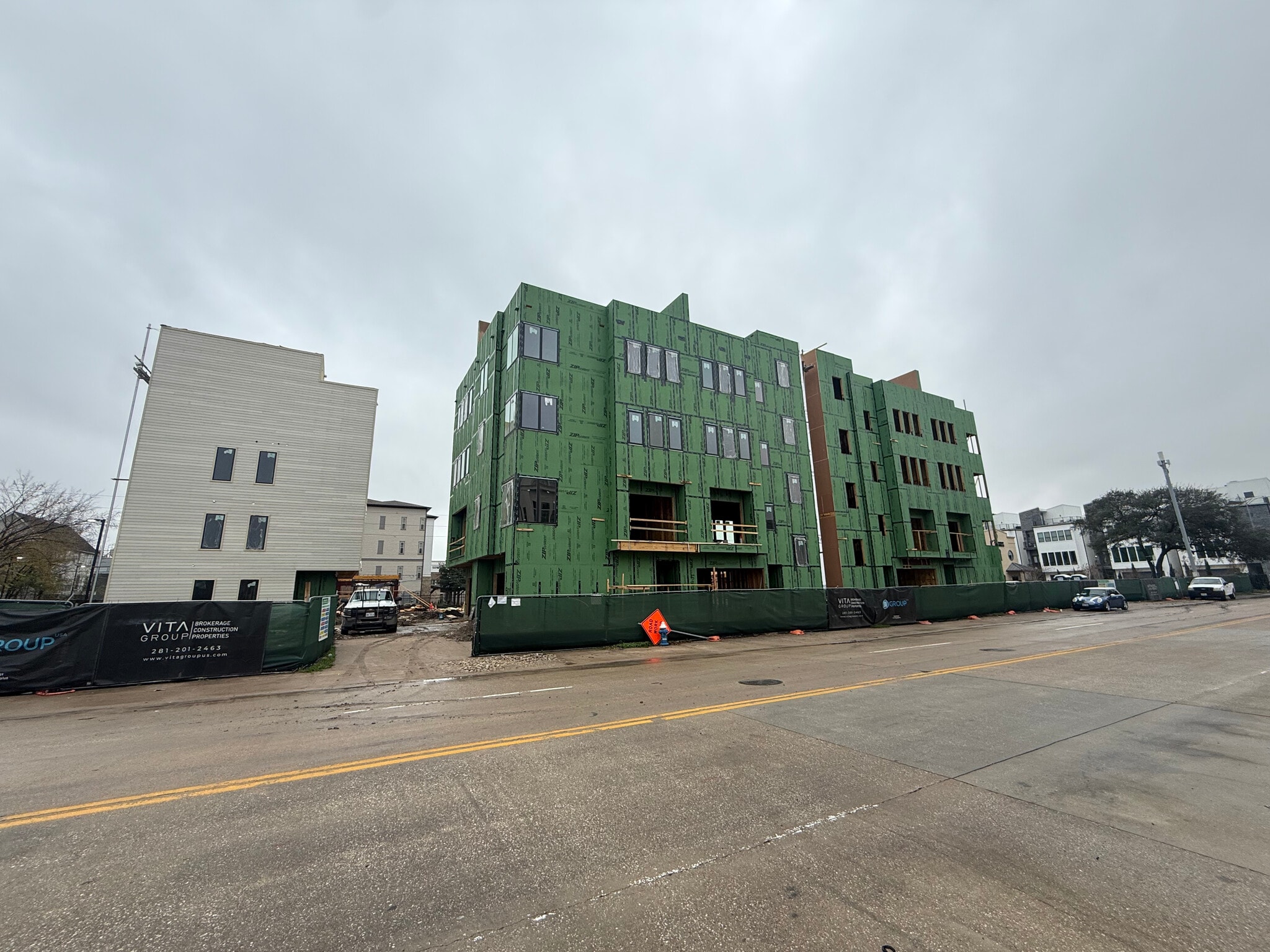 5821 Winsome Ln, Houston, TX for sale Primary Photo- Image 1 of 62