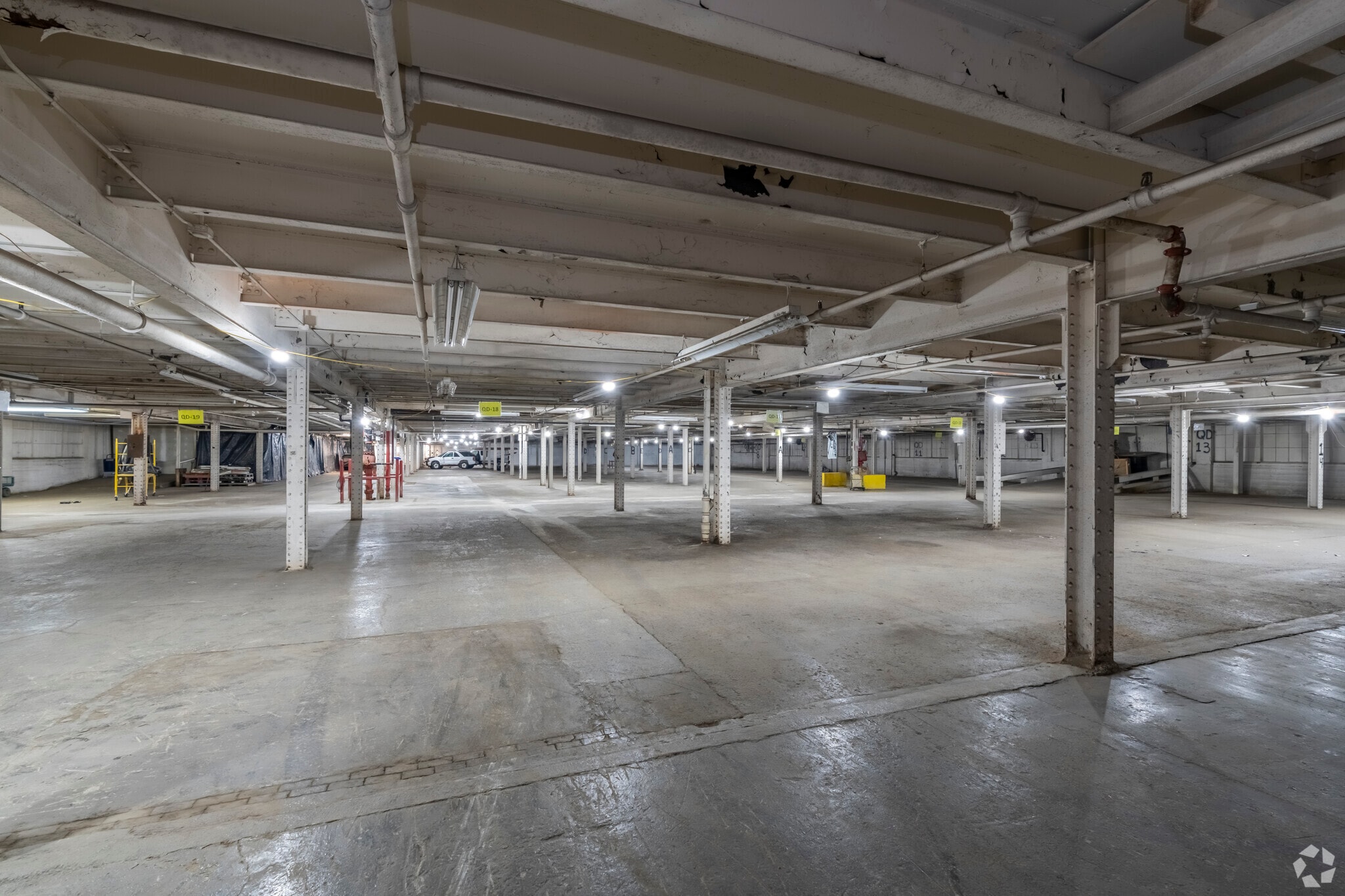 2100 S Washington Ave, Lansing, MI for lease Interior Photo- Image 1 of 3