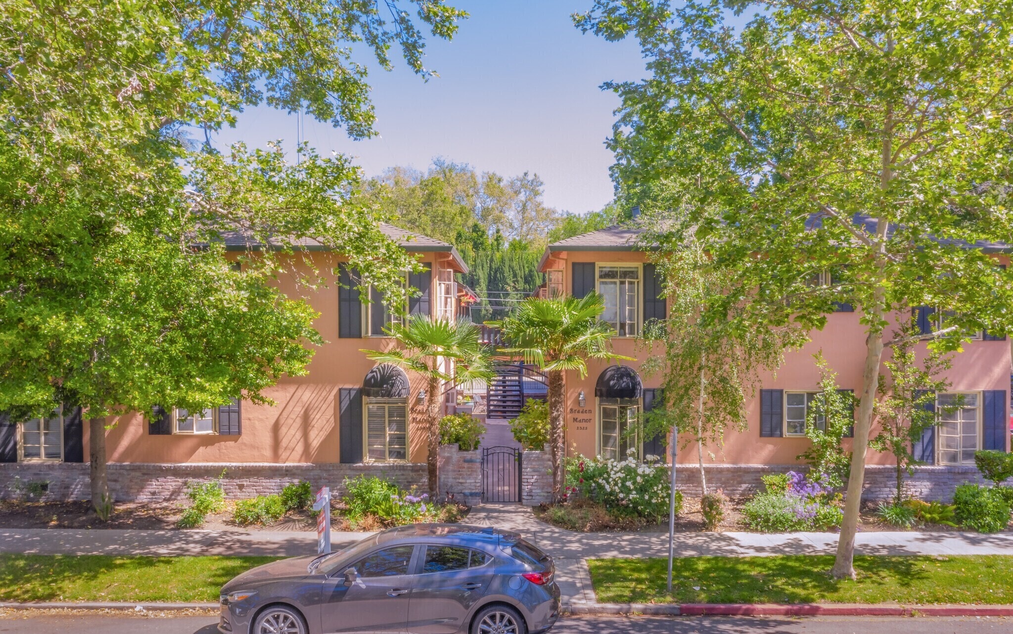 2323-2325 H St, Sacramento, CA à vendre Photo du bâtiment- Image 1 de 22