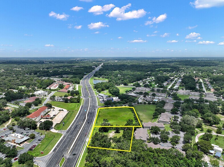 855 S US Highway 27, Lady Lake, FL à vendre - Photo du bâtiment - Image 3 de 4