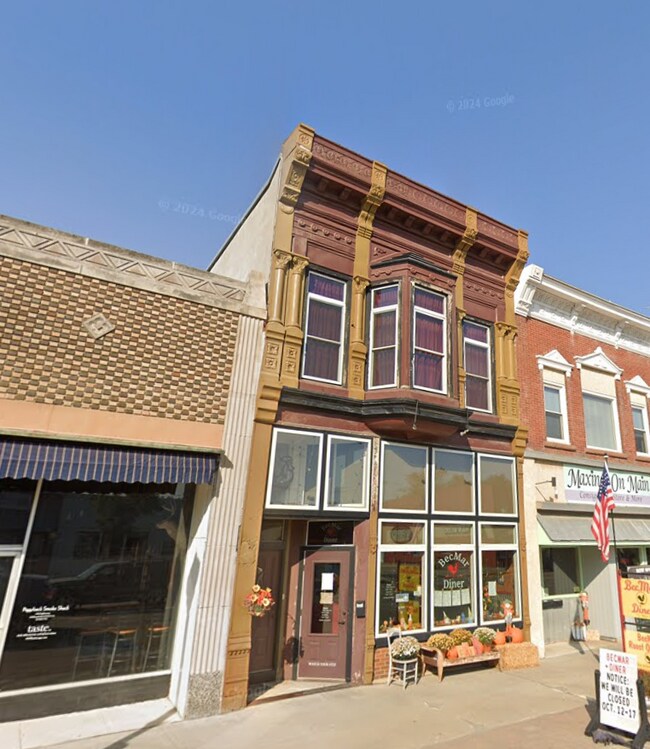 More details for 721-721 1/2 Main St, Osage, IA - Retail for Sale