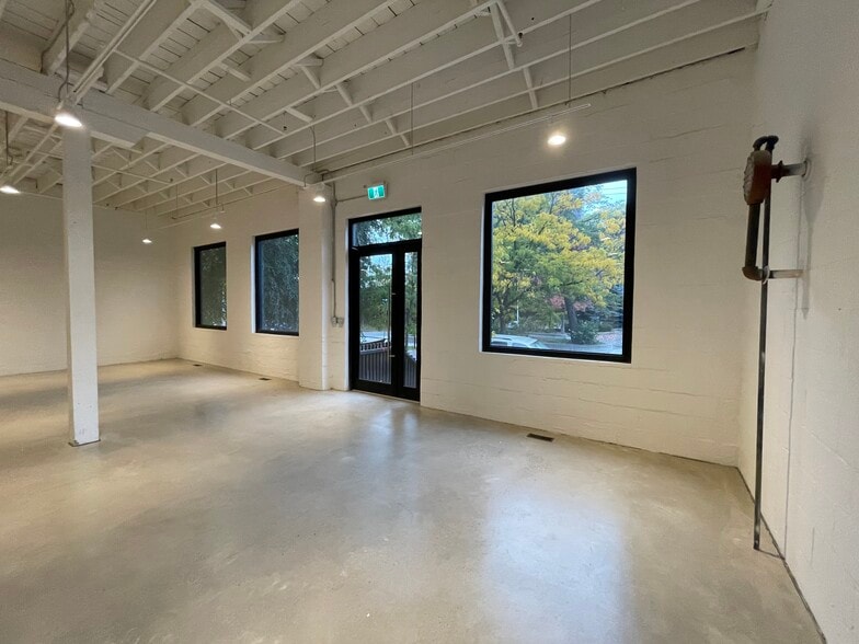 83-91B Walnut Av, Toronto, ON for lease - Interior Photo - Image 3 of 15