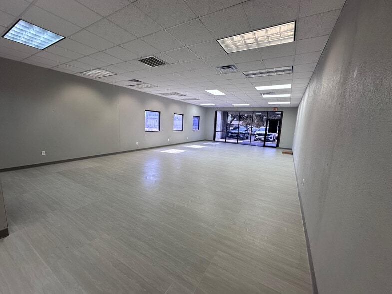 600-618 N McColl Rd, McAllen, TX à louer - Photo du bâtiment - Image 2 de 10