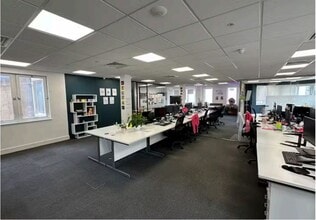 9 Castle Sq, Brighton for lease Interior Photo- Image 2 of 6