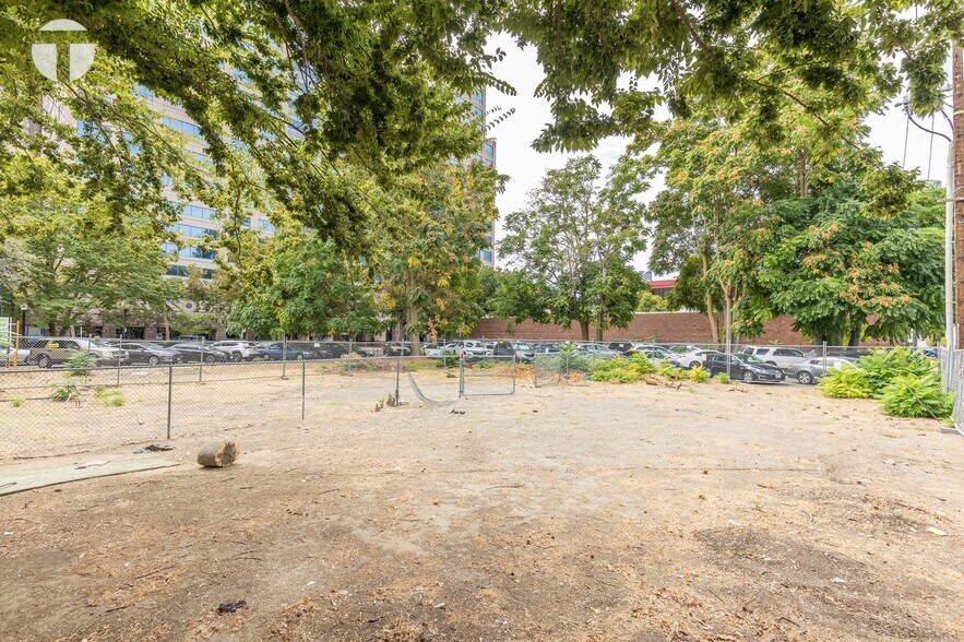 820 14th St, Sacramento, CA à vendre - Photo du bâtiment - Image 3 de 4