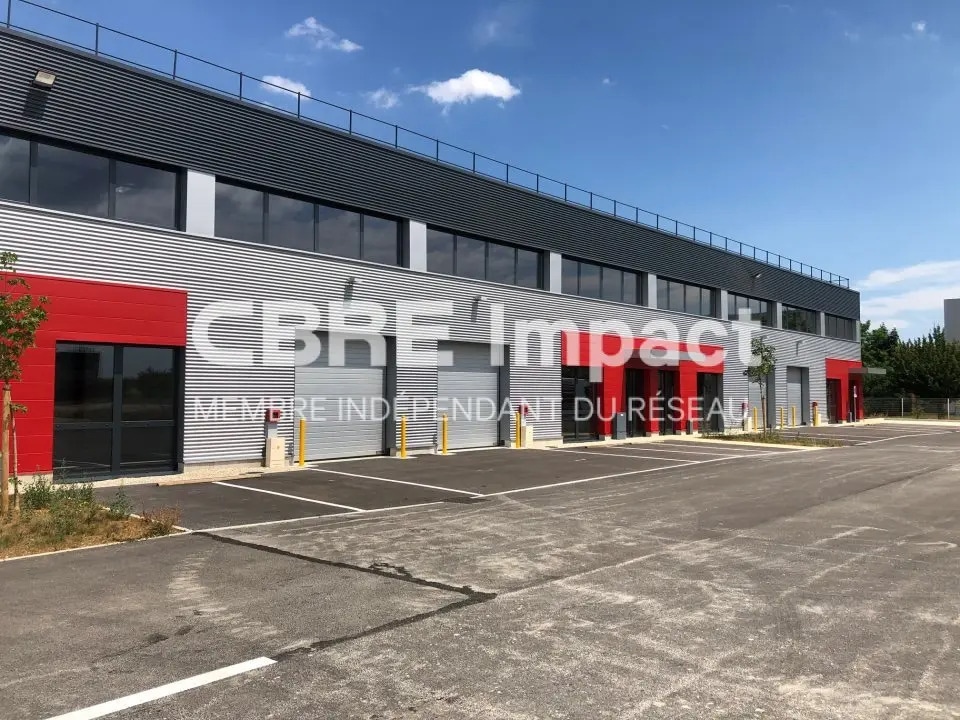 Flex in Longvic for lease Building Photo- Image 1 of 9