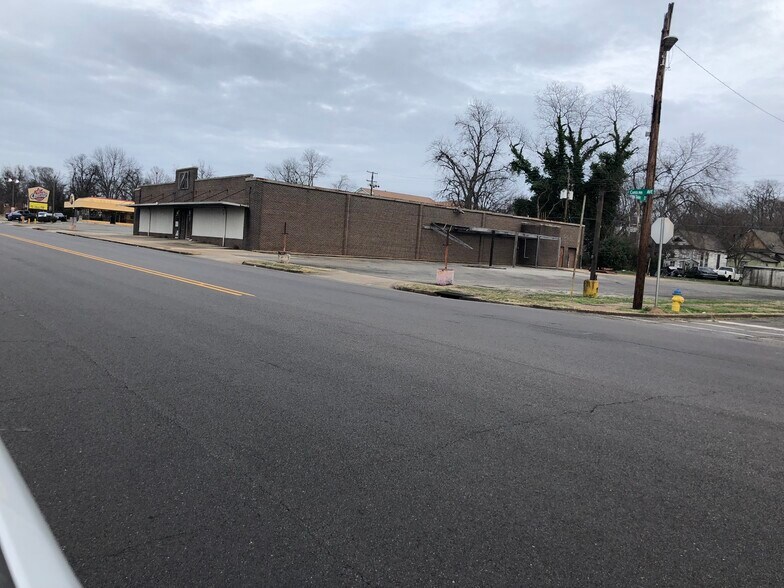 1809 Carolina Ave, Bessemer, AL à vendre - Photo du bâtiment - Image 2 de 12