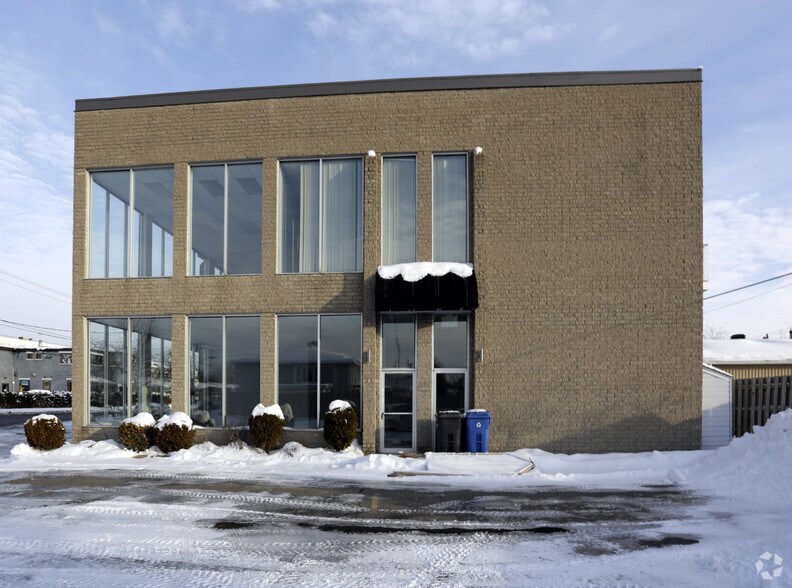 3181-3185 Montée Saint-Hubert, Saint-hubert, QC à vendre - Photo du bâtiment - Image 2 de 2
