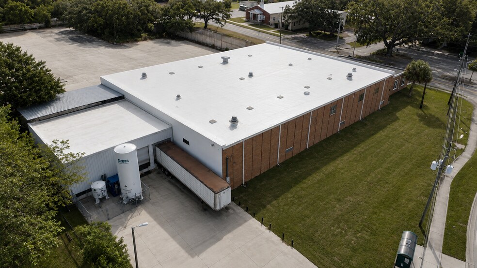 2902 E Sligh Ave, Tampa, FL à louer - Photo du bâtiment - Image 3 de 17