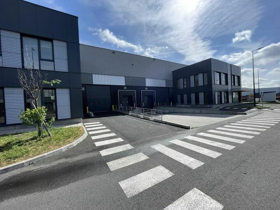 Flex in Le Bourget for lease Building Photo- Image 1 of 5