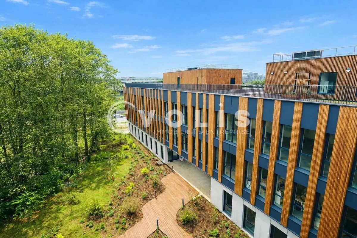 Office in Champs-sur-Marne for lease Building Photo- Image 1 of 9