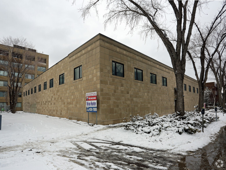 10420 122nd St NW, Edmonton, AB for lease - Building Photo - Image 2 of 5