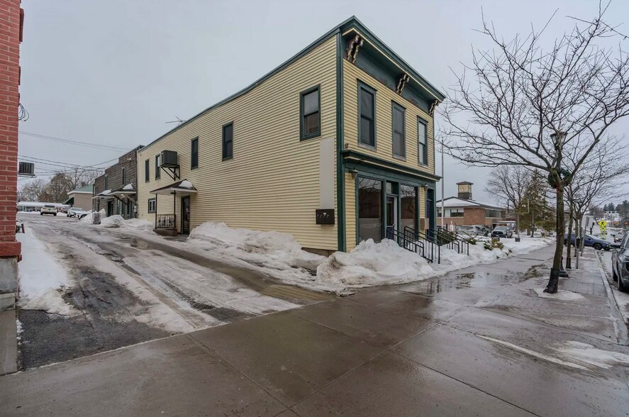 70 Main St, Canton, NY à vendre - Photo du bâtiment - Image 2 de 49