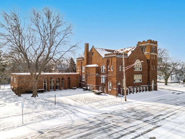 Plus de détails pour 1203 3rd Ave, Rockford, IL - Spécialité à vendre