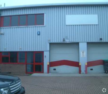 Belvue Rd, Northolt à louer - Photo du bâtiment - Image 2 de 2
