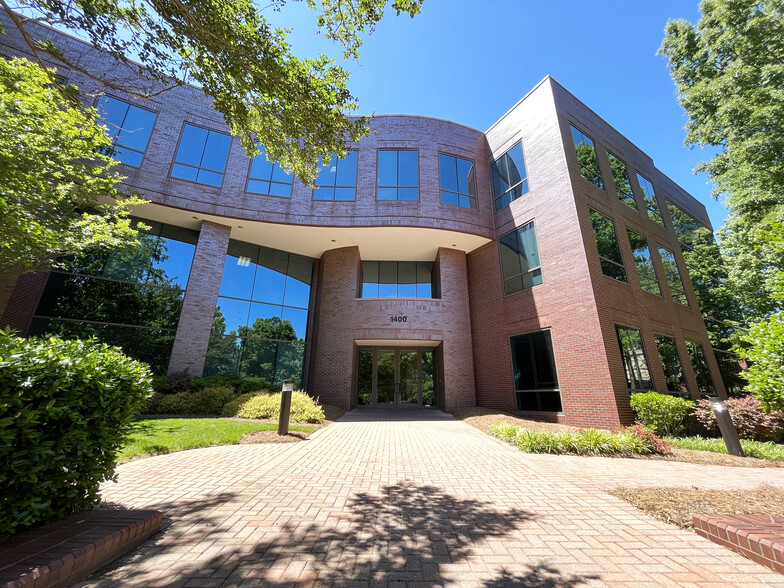 1400 Crescent Green, Cary, NC à louer - Photo du bâtiment - Image 1 de 8