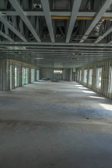 907 Person St, Kissimmee, FL for sale - Interior Photo - Image 2 of 48