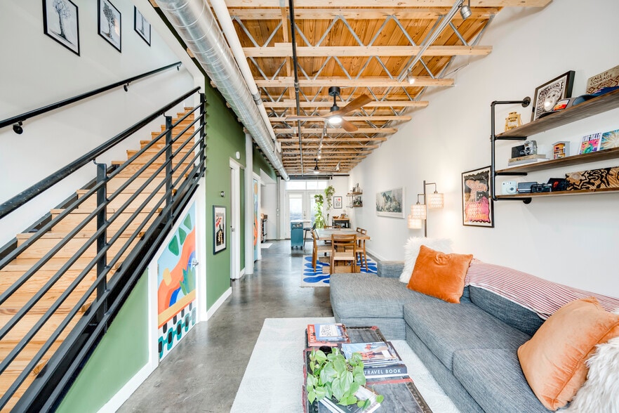 1305 E 6th St, Austin, TX à louer - Photo du bâtiment - Image 3 de 17