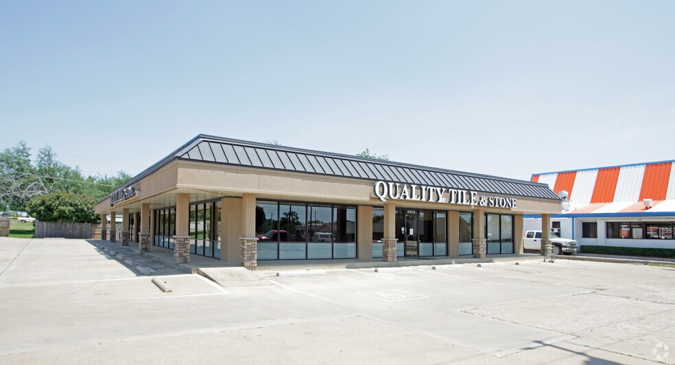 5208 Davis Blvd, North Richland Hills, TX à louer - Photo du bâtiment - Image 2 de 3