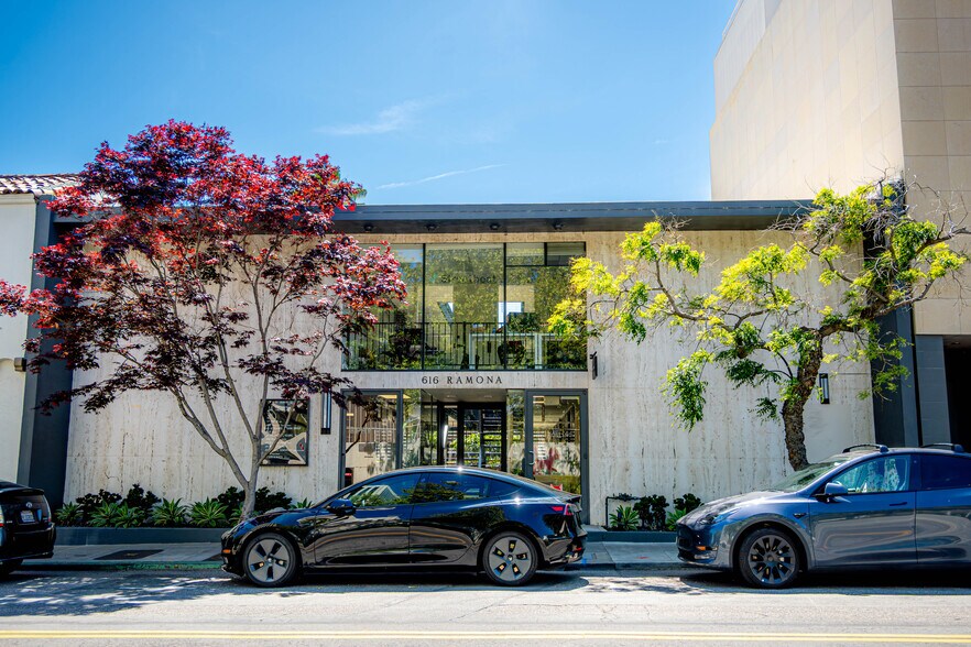 616 Ramona St, Palo Alto, CA à louer - Photo du bâtiment - Image 3 de 13