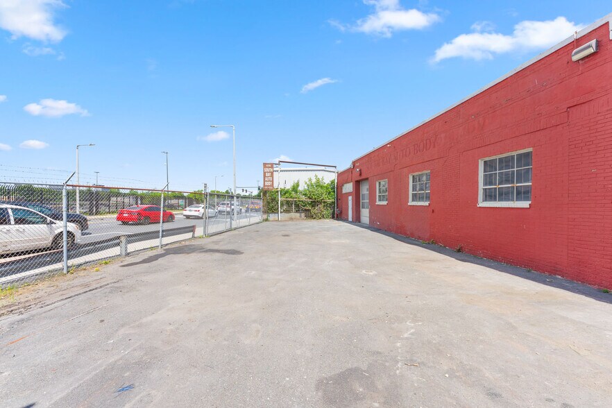 1176 Massachusetts Ave, Dorchester, MA à vendre - Autre - Image 2 de 14