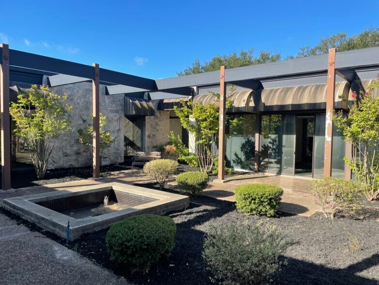 509 Corral Ln, Austin, TX à louer - Photo du bâtiment - Image 2 de 5