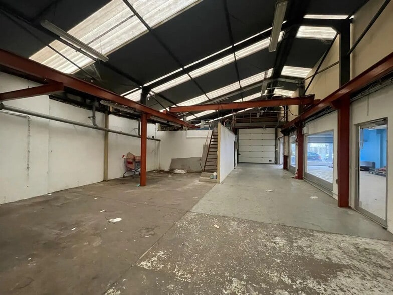 Flex in Issy-les-Moulineaux for sale - Building Photo - Image 1 of 7