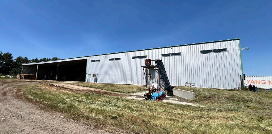 1041 Hwy 54, Innisfail, AB à louer - Photo du bâtiment - Image 2 de 16