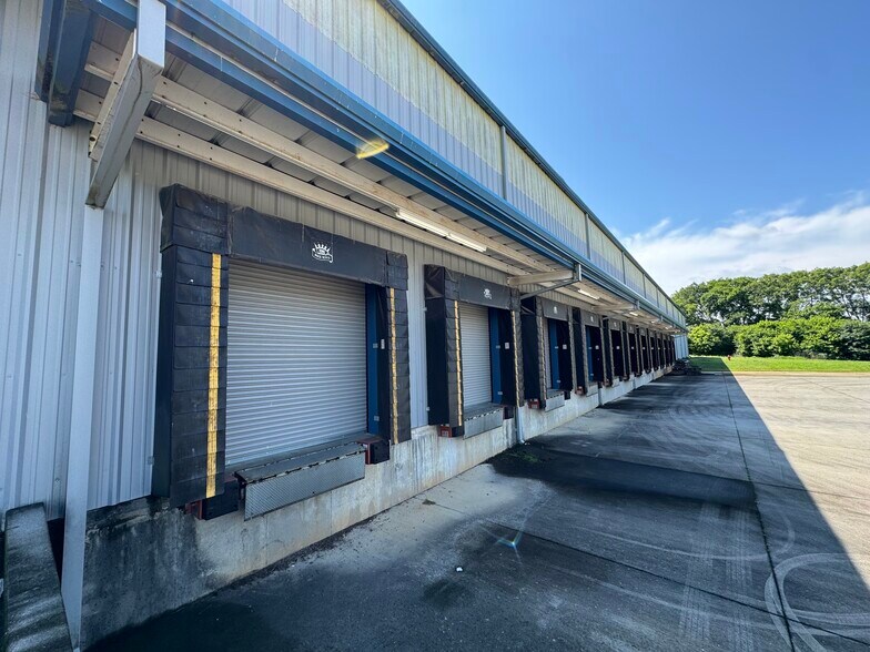 100 Enterprise Dr SW, Calhoun, GA à vendre - Photo du bâtiment - Image 2 de 6