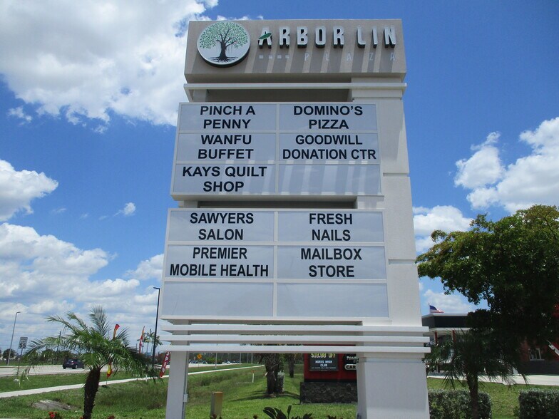 SEC Colonial Blvd & Treeline Ave, Fort Myers, FL à louer - Autre - Image 3 de 6