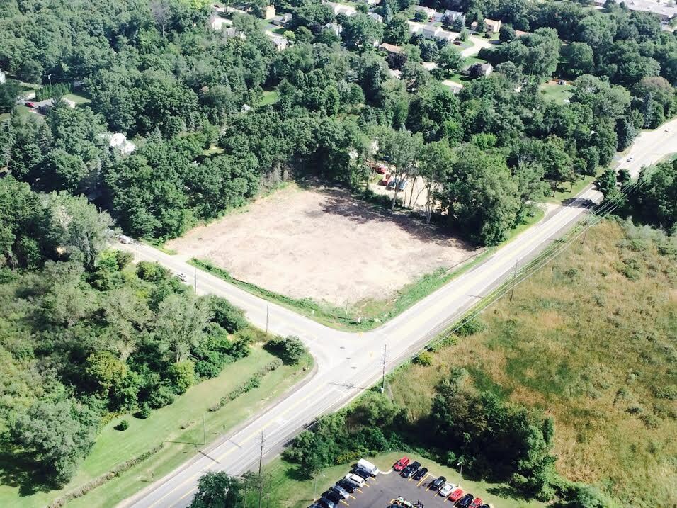 NEQ Oakley Park & Newton, Commerce Township, MI for sale Primary Photo- Image 1 of 3
