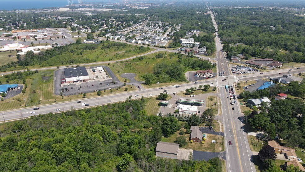 Southwestern Blvd, Hamburg, NY à louer - Photo du bâtiment - Image 2 de 8