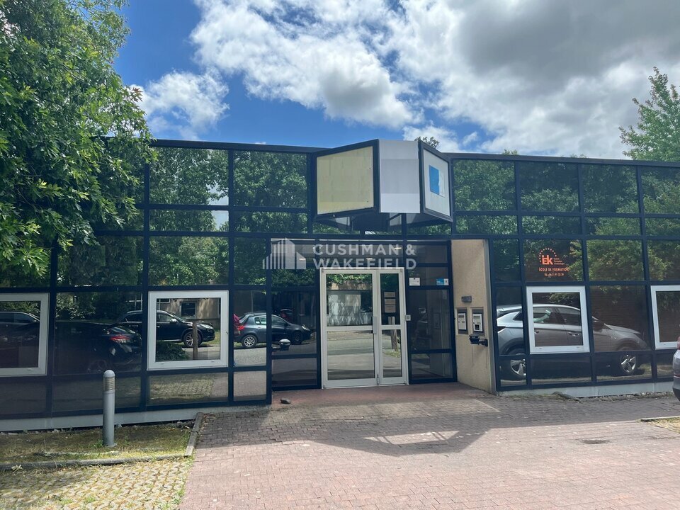 Office in Pessac for lease Building Photo- Image 1 of 12