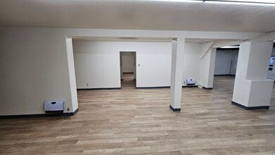 21719 Donner Pass Rd, Soda Springs, CA for lease Interior Photo- Image 2 of 16
