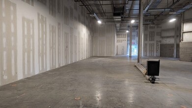 40-66 Pershing Dr, Derby, CT à louer Photo de construction- Image 2 de 4