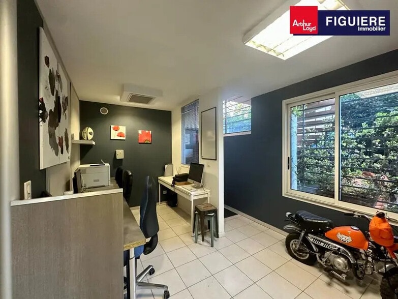 14 Rue De La Touloubre, Venelles for lease - Building Photo - Image 2 of 12
