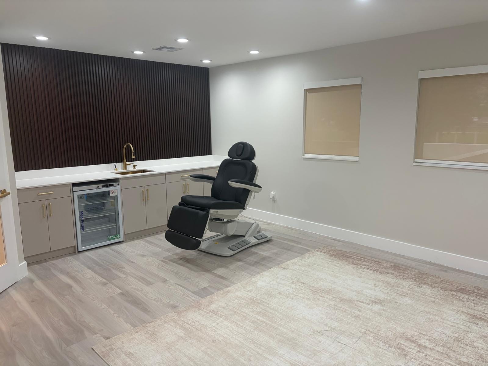 1571 NW 13th Ct, Miami, FL for lease Interior Photo- Image 1 of 4