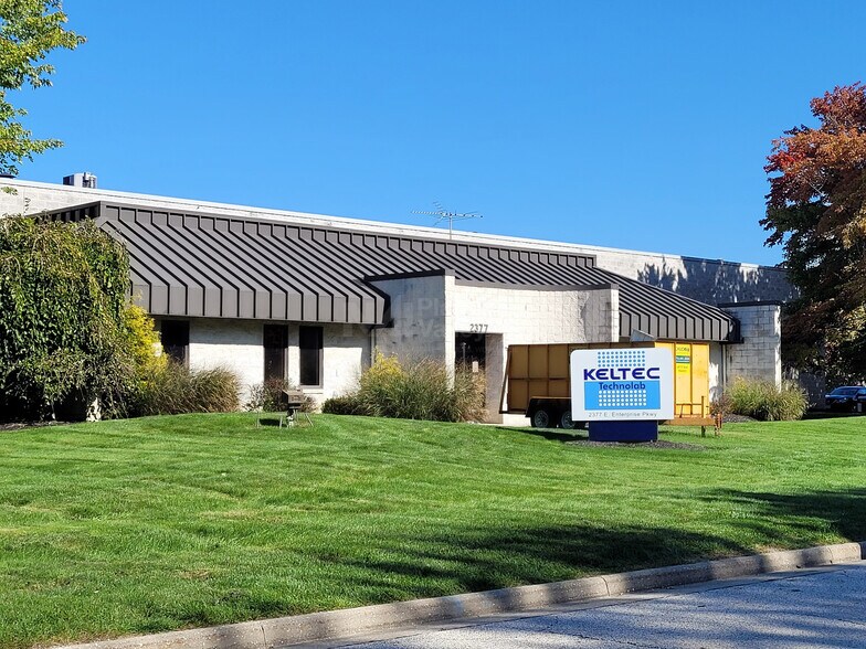 2377 Enterprise Pky, Twinsburg, OH à louer - Photo du bâtiment - Image 1 de 10
