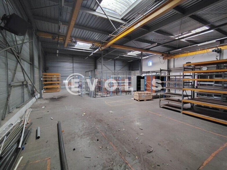 Flex in Villemomble for lease - Interior Photo - Image 2 of 12
