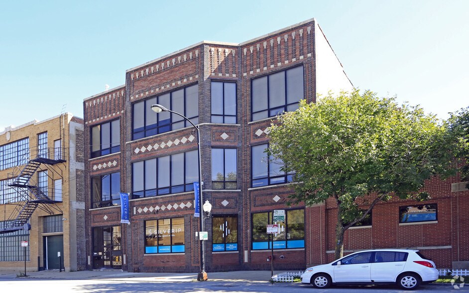 2241 S Wabash Ave, Chicago, IL à vendre - Photo du bâtiment - Image 1 de 98