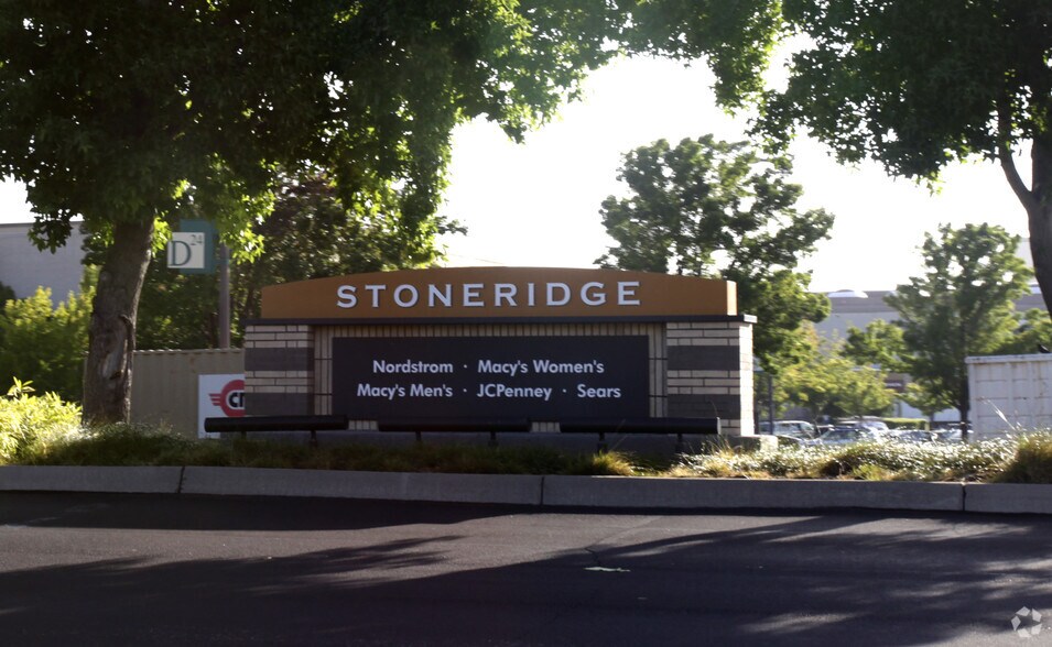 1 Stoneridge Mall, Pleasanton, CA à louer - Photo du bâtiment - Image 2 de 7