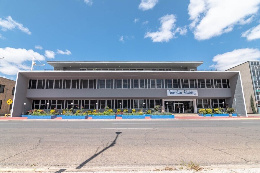 200 W Illinois Ave, Midland, TX à vendre - Photo du bâtiment - Image 2 de 45