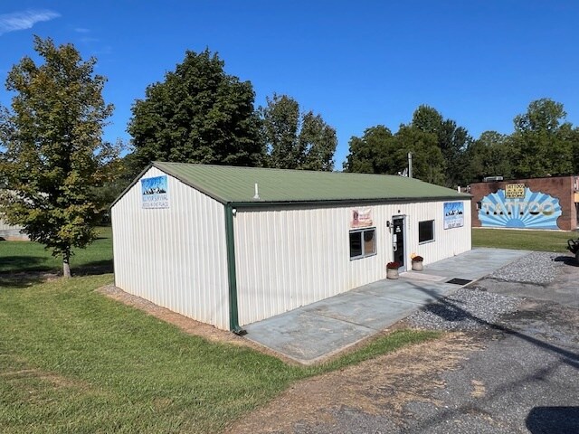 222 S Center, Connellys Springs, NC à vendre Photo du bâtiment- Image 1 de 24