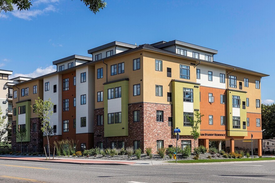 125 Dundas Rd, Kelowna, BC à vendre - Photo du bâtiment - Image 2 de 11