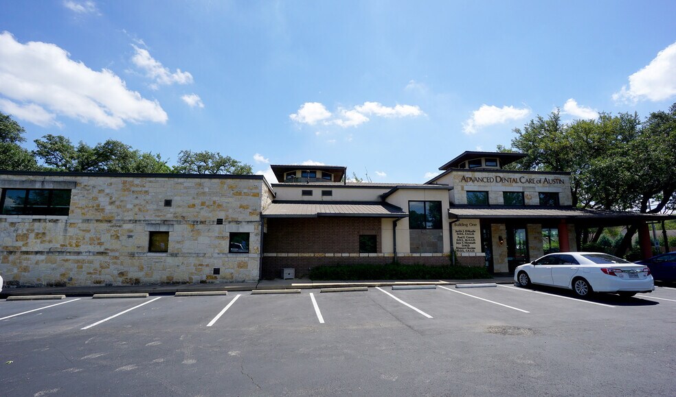 6500 McNeil Dr, Austin, TX à louer - Photo du bâtiment - Image 1 de 4