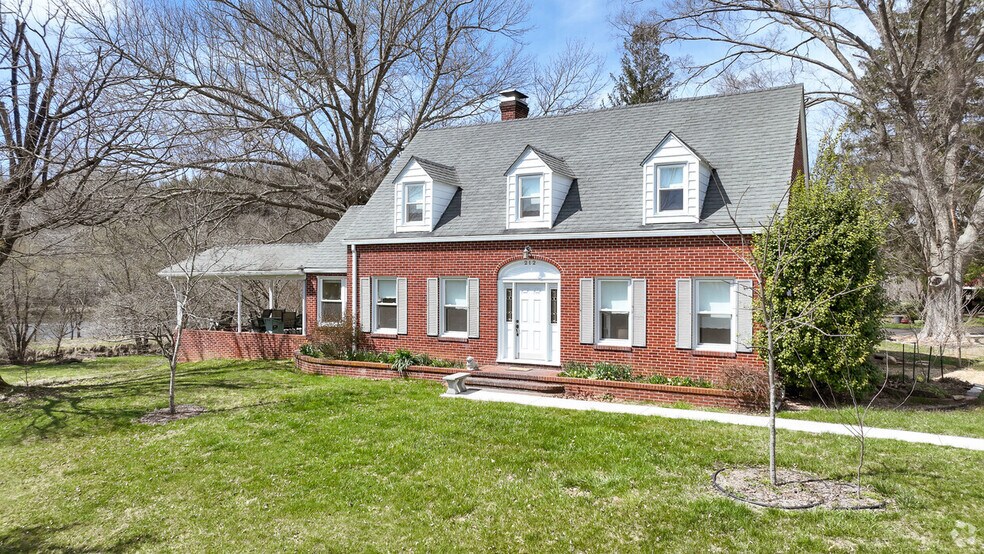 W Main St portefeuille de 2 propriétés à vendre sur LoopNet.ca - Photo du bâtiment - Image 3 de 22